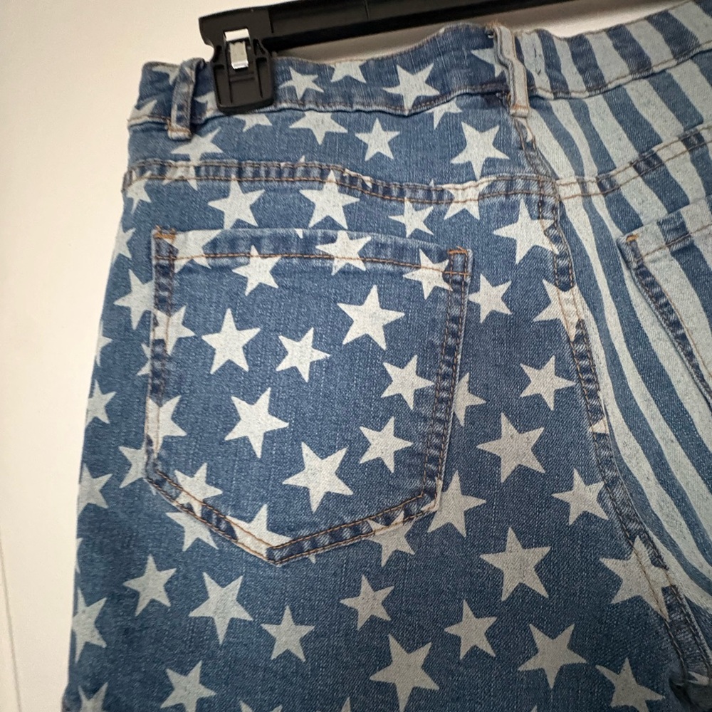 VENUS Americana Starry Denim Shorts - Picture 8 of 9
